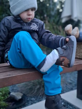 ❄️ FUN FACTS: Detské nohy & zima: 🧊 Detské nohy chladnú rýchlejšie než dospelé 👟 Tvrdá podrážka chlad prepúšťa viac než...